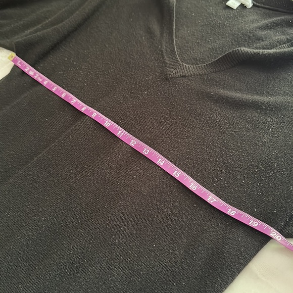 New York and Company lightweight sweater - Picture 3 of 8